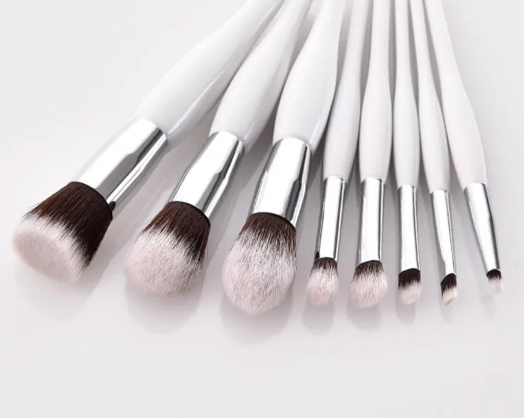 8-piece makeup cover brush set with nylon bristles and wooden handle in black and white colour options