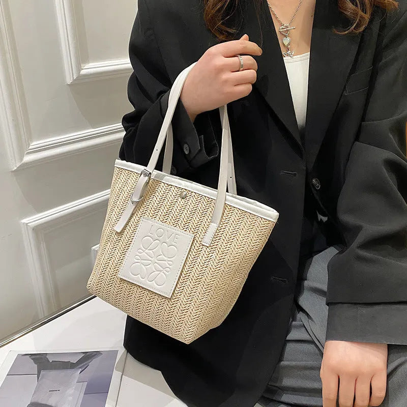 Straw woven women's shoulder bag with three-dimensional pockets and European retro styling