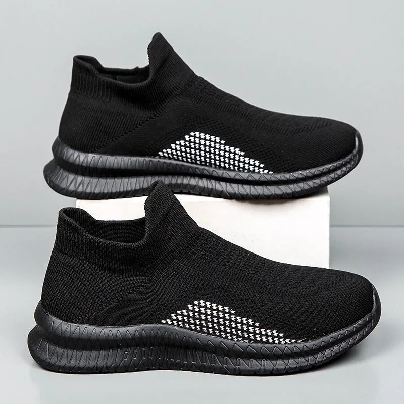 Popcorn Flyknit low-top casual sneaker in solid colour with round toe and fabric upper.