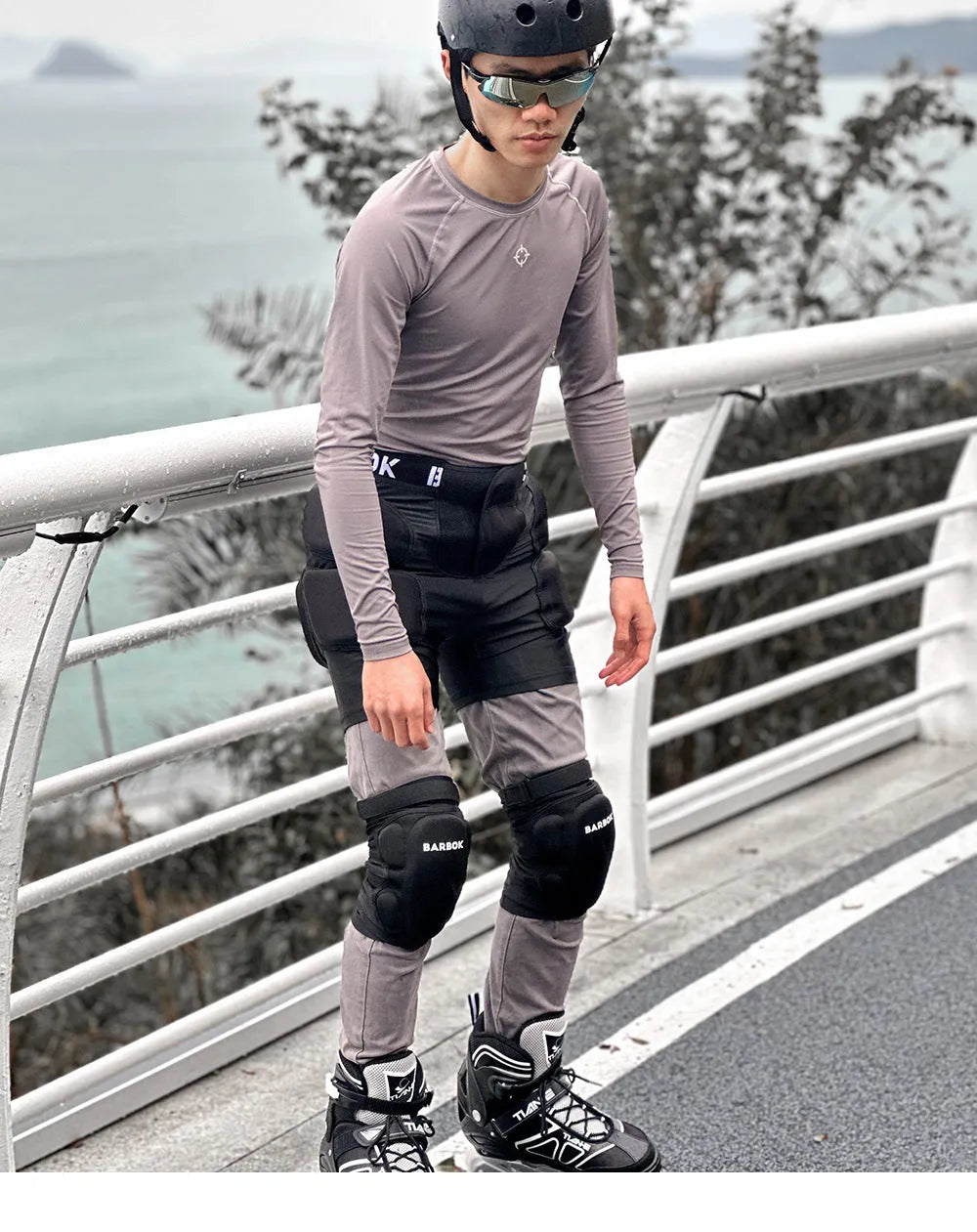 Adult hip protection pad in BA103 Black for roller skating and skiing with NBR foam impact absorption