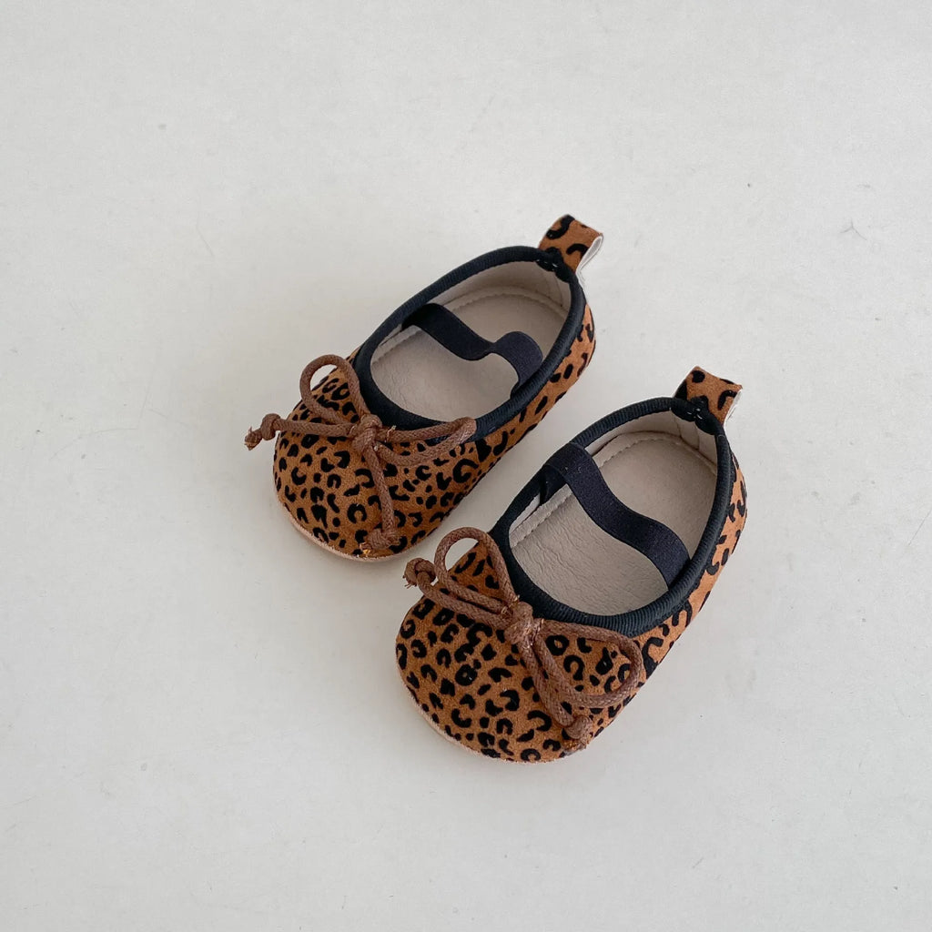 Infant baby girl soft bottom toddler shoes with Hu Die knot leopard print round toe rubber sole