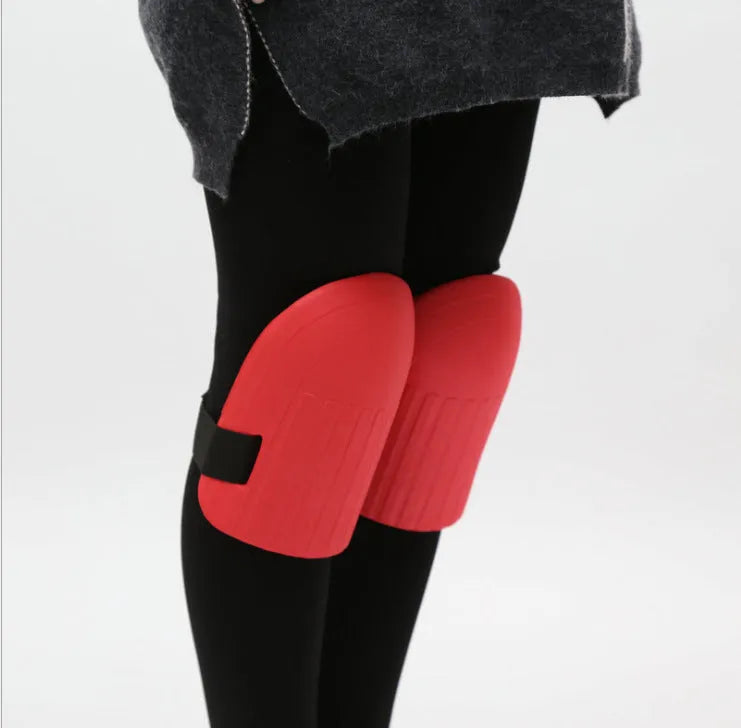 A pair of high-density EVA foam knee pads in army green, shown with dimensions for gardening and work protection.