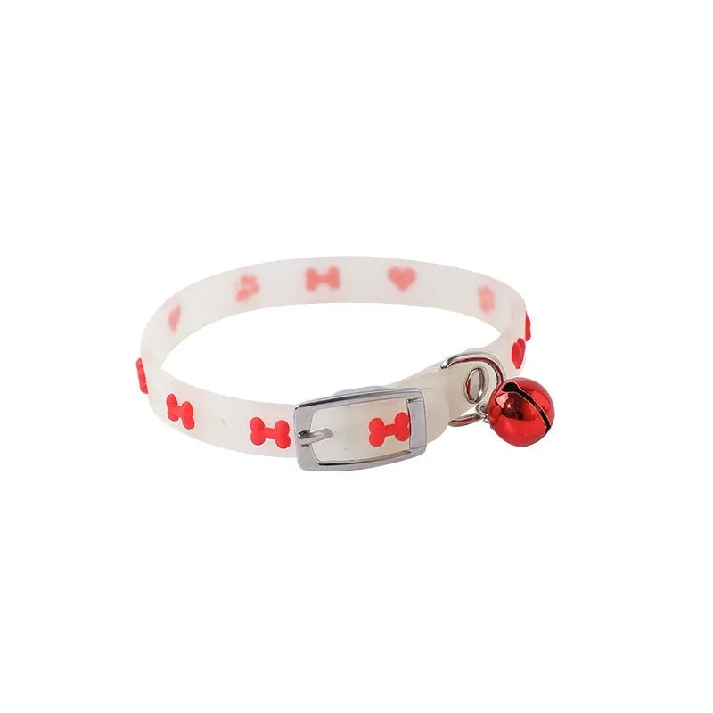 Adjustable luminous cat collar with silicone strap and metal bell in decorative pattern
