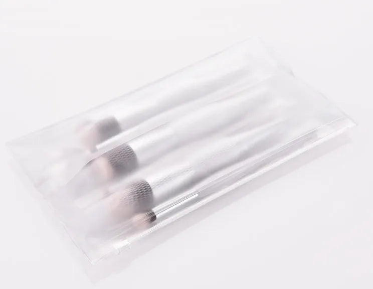 8-piece makeup cover brush set with nylon bristles and wooden handle in black and white colour options