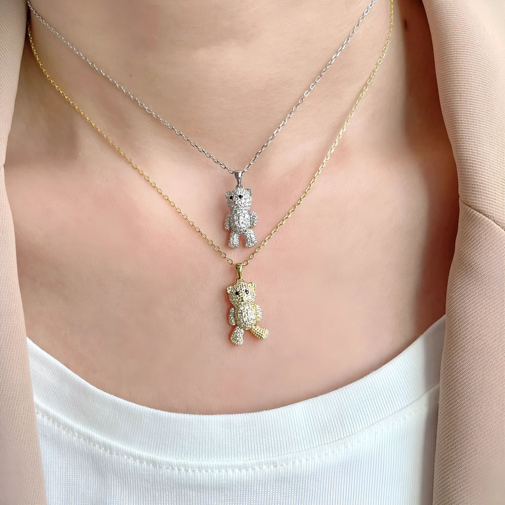 Cute bear clavicle chain necklace made from 925 silver in gold and white gold colour options for women