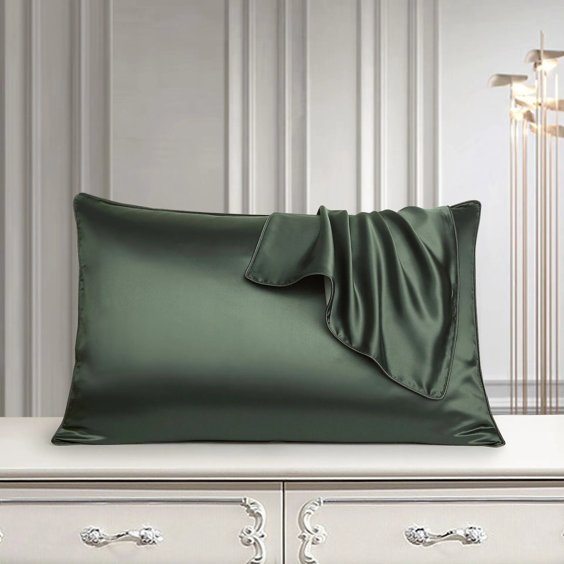 Single mulberry silk pillowcase in palace luxury style, size 48cm by 74cm.