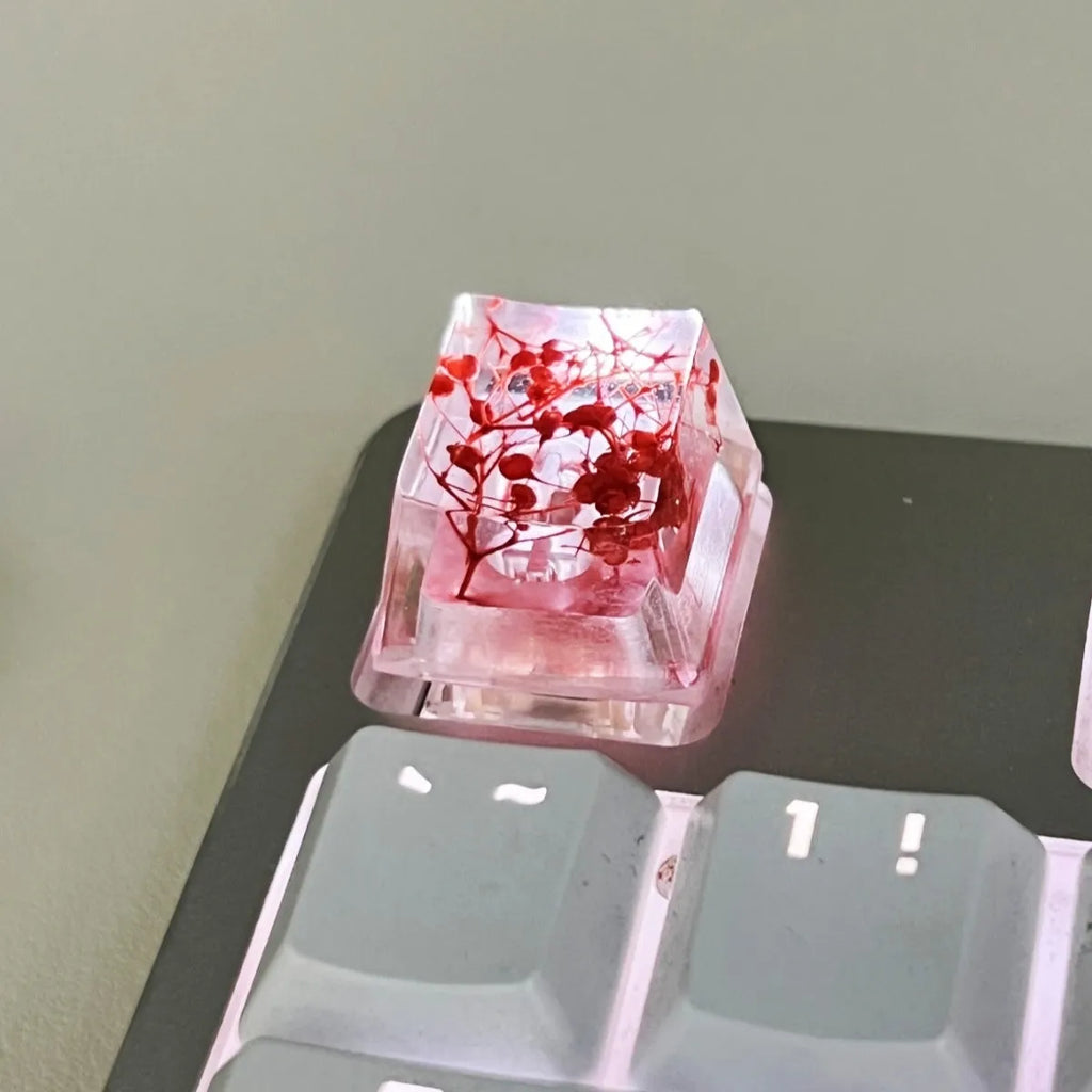 High transparency resin keycap with starry sky design for mechanical keyboards in four colours.