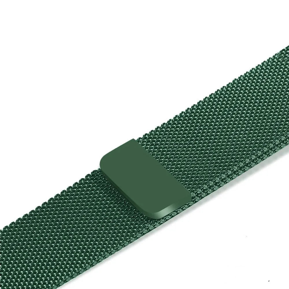 Stainless steel watch strap in silver colour for 38mm or 42mm watch cases.