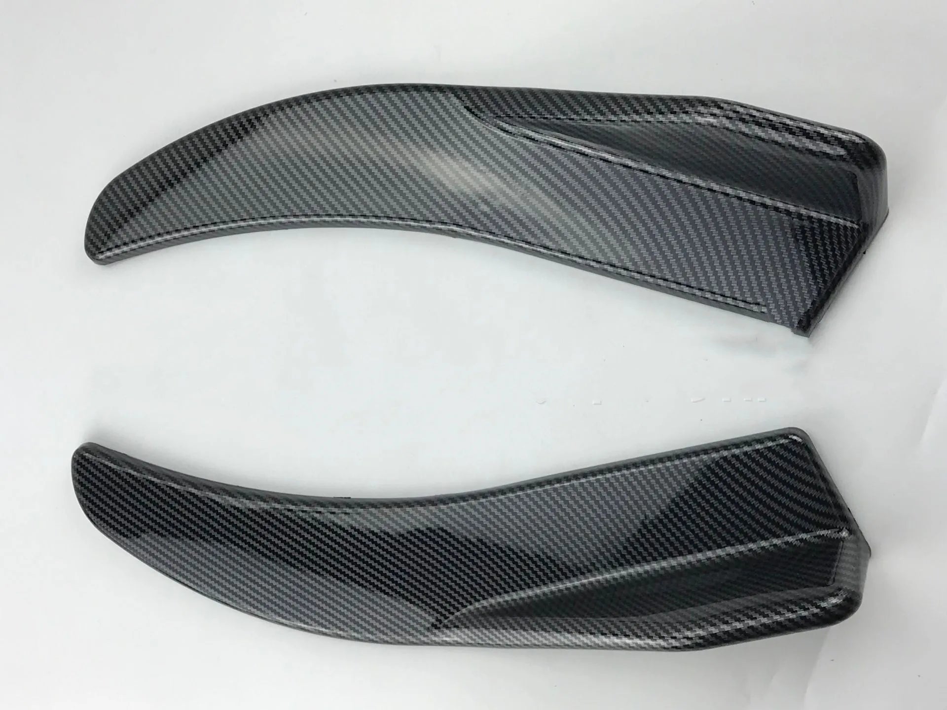 Car deflector lights for GM vehicles, 440mm ABS construction in bright black or carbon fibre finish