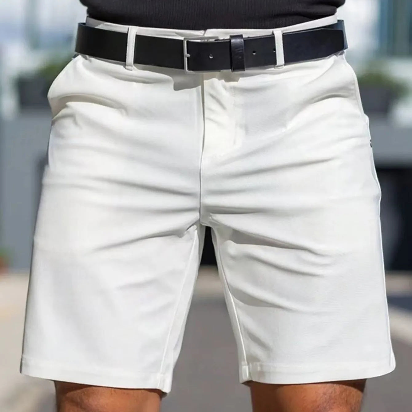 Men's solid colour fifth pants in straight leg cut with micro elastic polyester fabric