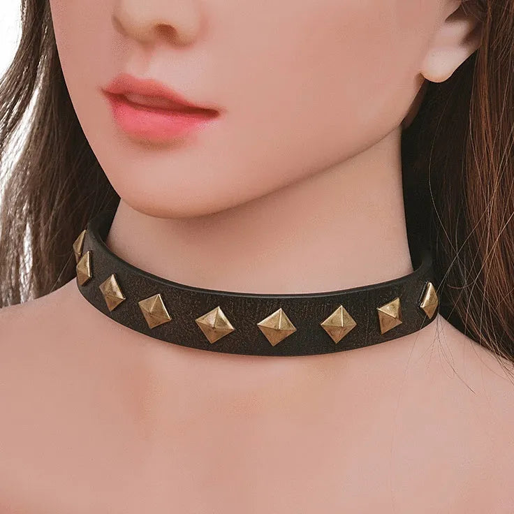 Bronze cowhide leather collar with rivets for punk retro style
