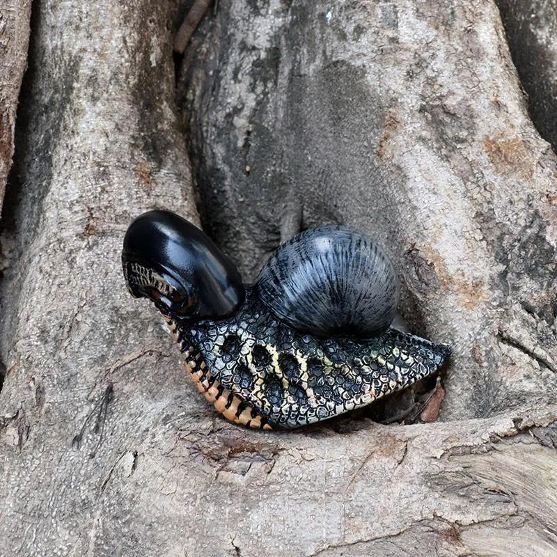 Resin evil snail sculpture with modern simple design for indoor or outdoor decor