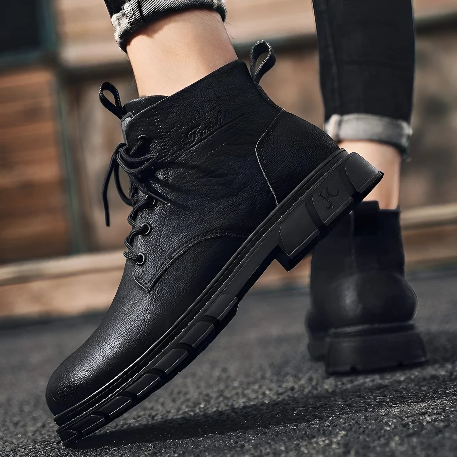 Men's British style low-top round toe tooling boots with synthetic leather upper and decorative sewing thread in black