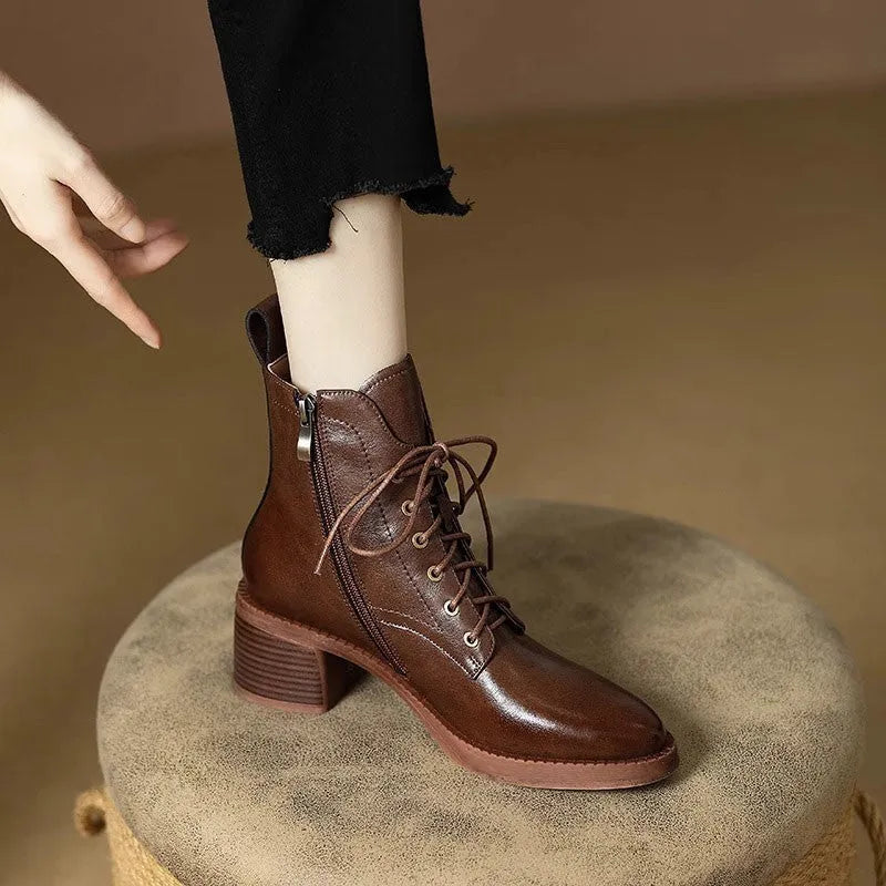 Women's black pointed-toe ankle boots with 5.5cm heel and short tube design
