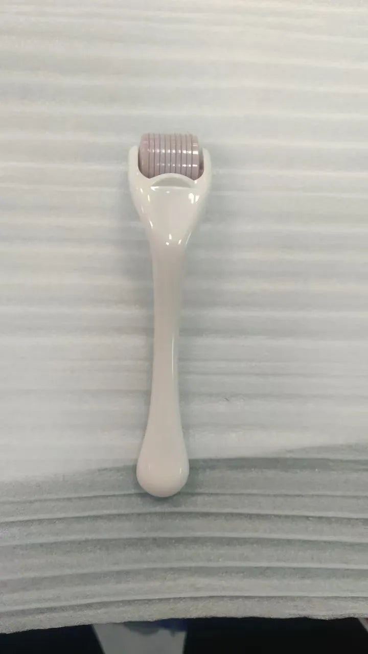 540 micro needle roller derma pen with coloured handle and wheel, shown with 0.2mm, 0.25mm, 0.3mm size options.