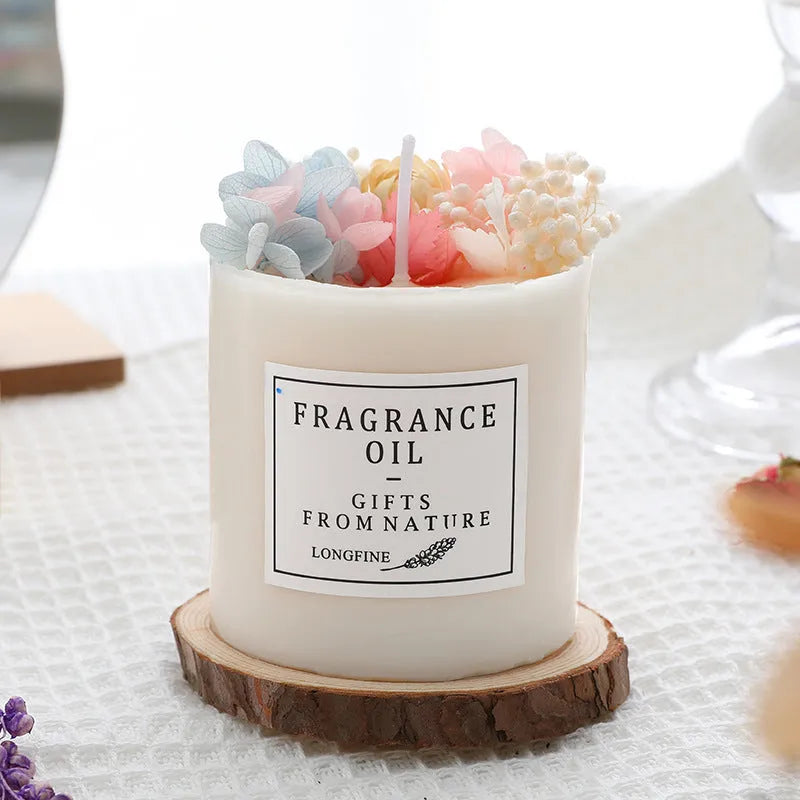 Aromatherapy candle with dried flowers decoration showing approximately 330g size and optional wood chip base