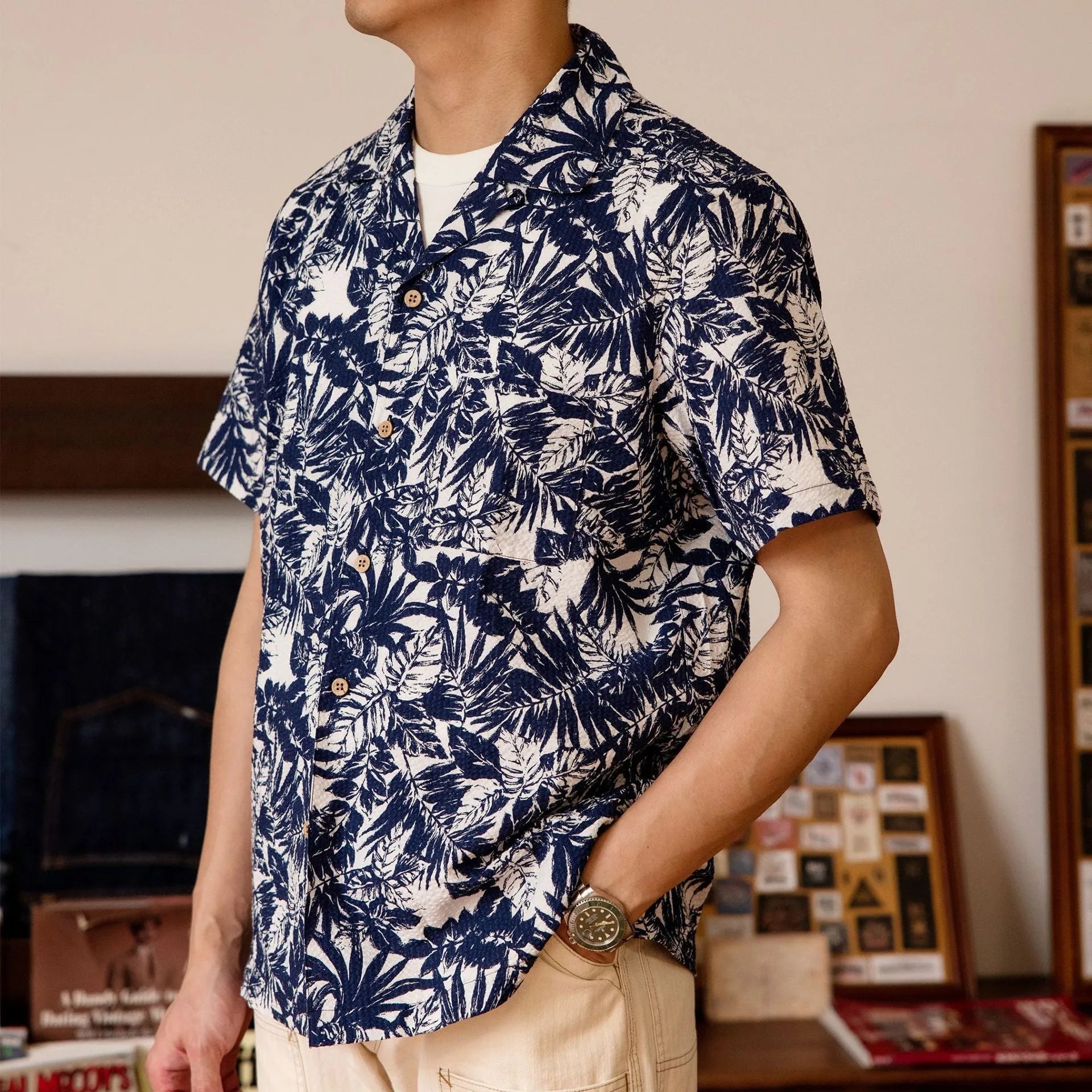 Men's vintage floral print seersucker shirt with Cuban collar in loose-fitting design