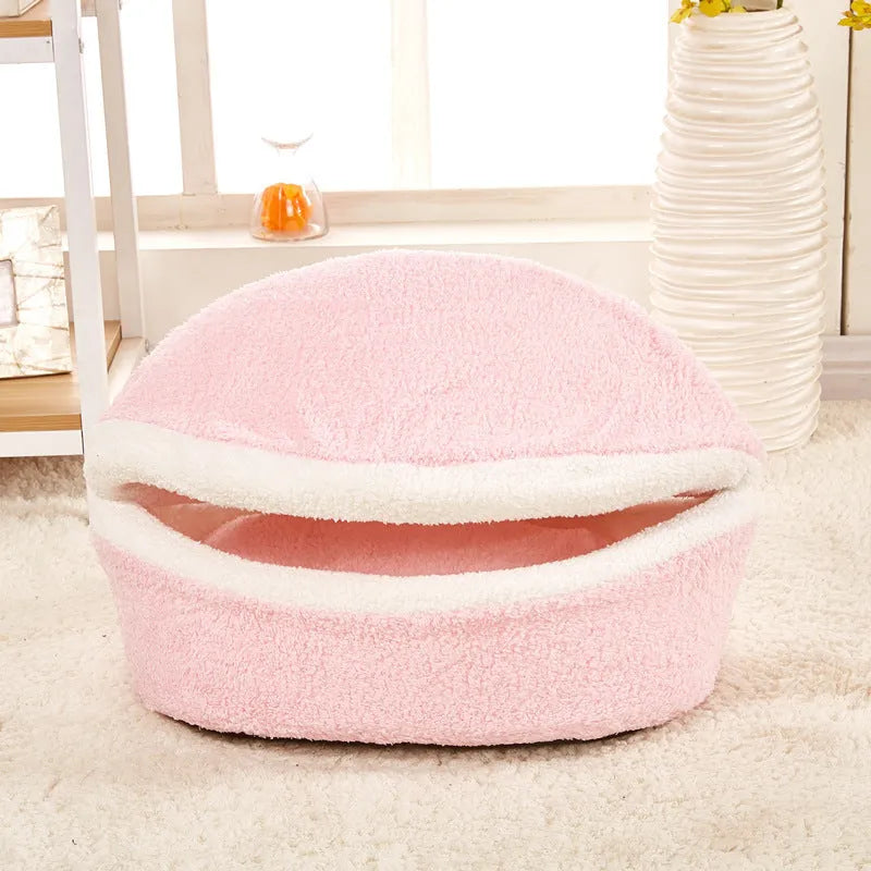 Removable hamburger-style pet nest in beige with zipper closure, size M 45x35 cm, fibre and PP cotton construction