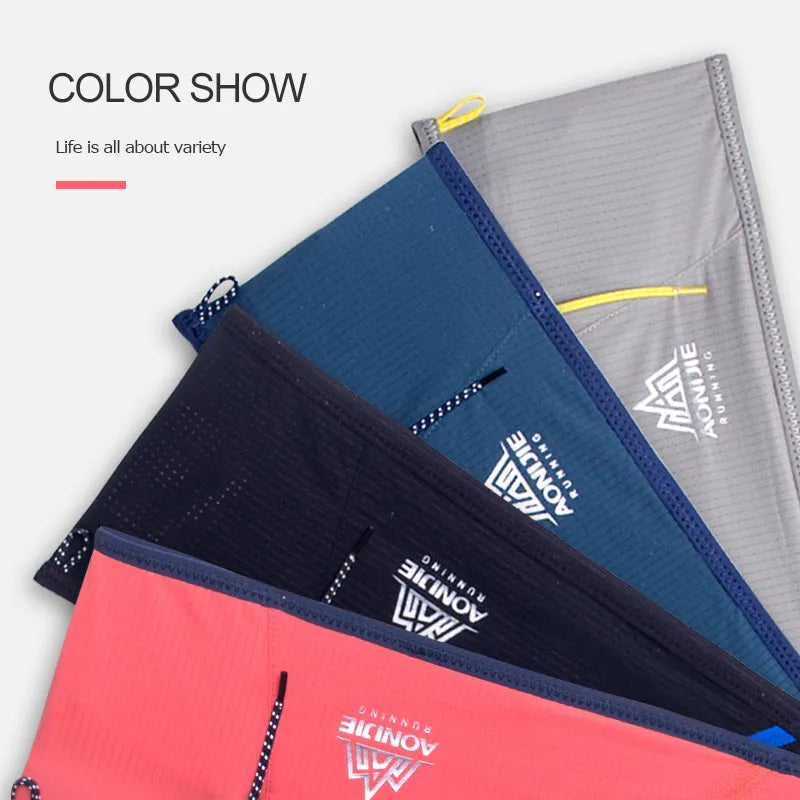 Sports waist bag in black with four-way stretch fabric, nylon and spandex, fits phone and keys