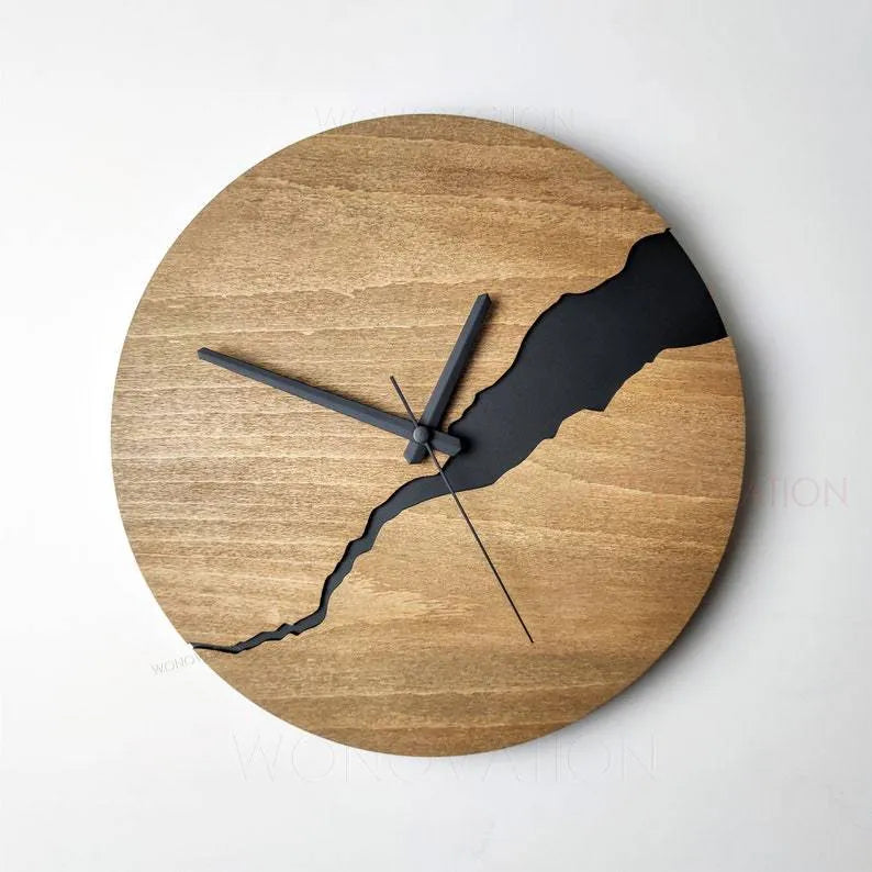 Wooden wall clock with creative crack design in natural finish, modern style for home decor