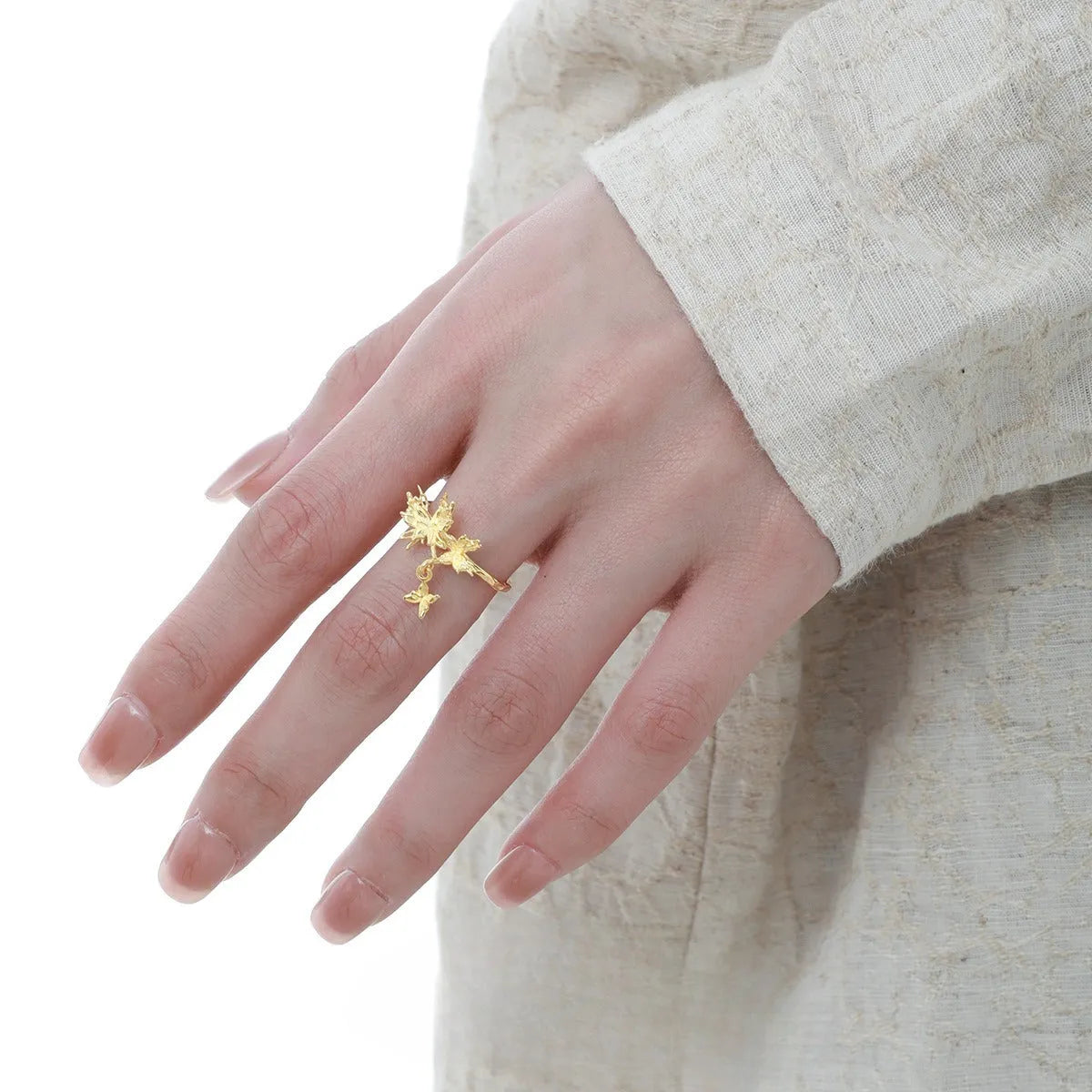 Adjustable silver ring with butterfly design in gold or white gold finish