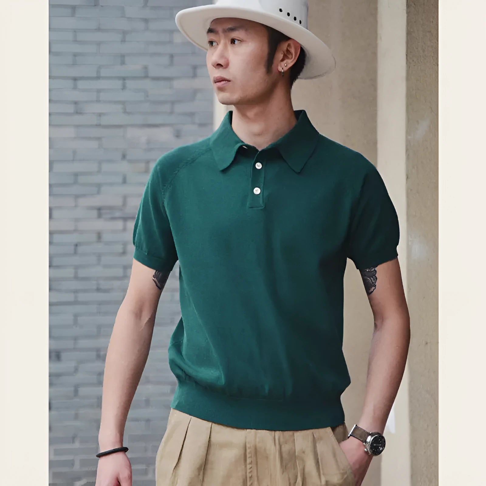 Retro slim fit cotton short-sleeved t-shirt in dark brown colour with knitted fabric construction