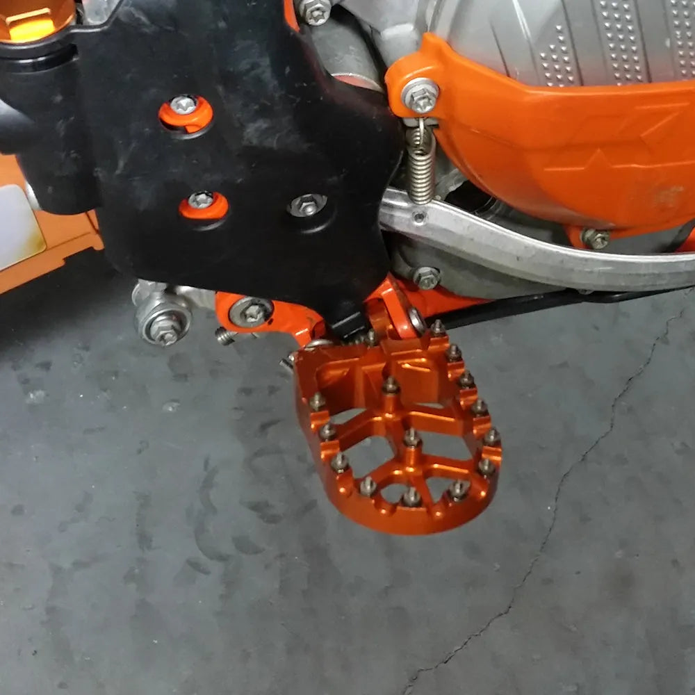KTM aluminium alloy foot pedal in orange for motocross modification