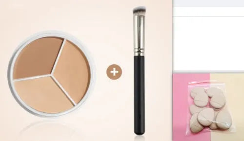 Three-colour waterproof concealer palette in ivory shade with optional brush for face application