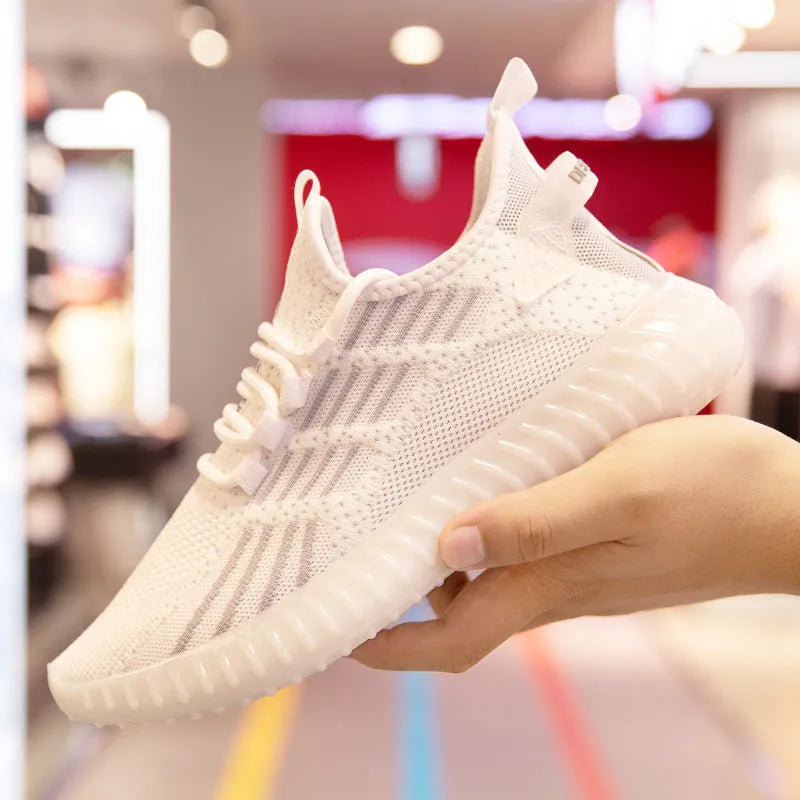 Men's white breathable flying fabric sports shoes with mesh lining and platform heel design