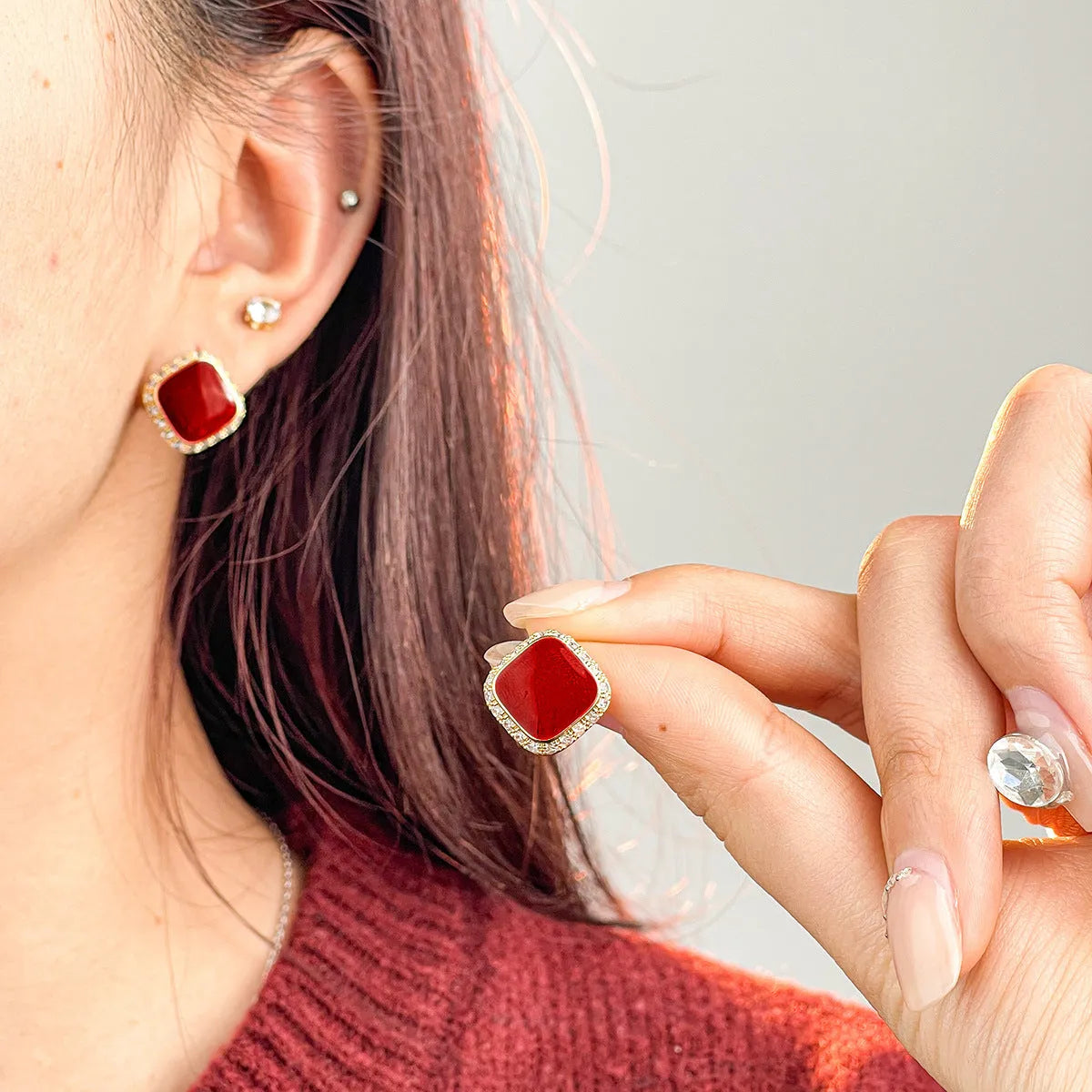 Geometric square earrings with retro red finish and inlaid pattern
