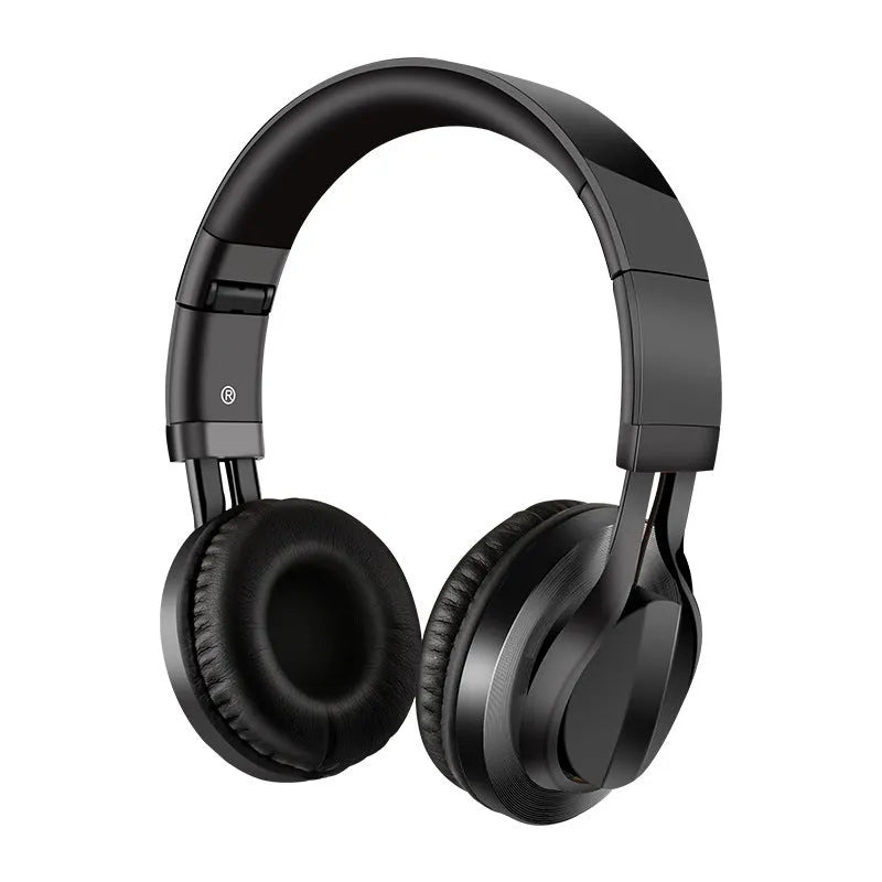 Wired headphones with microphone for mobile phones in black colour with 40mm drivers and 3.5mm plug