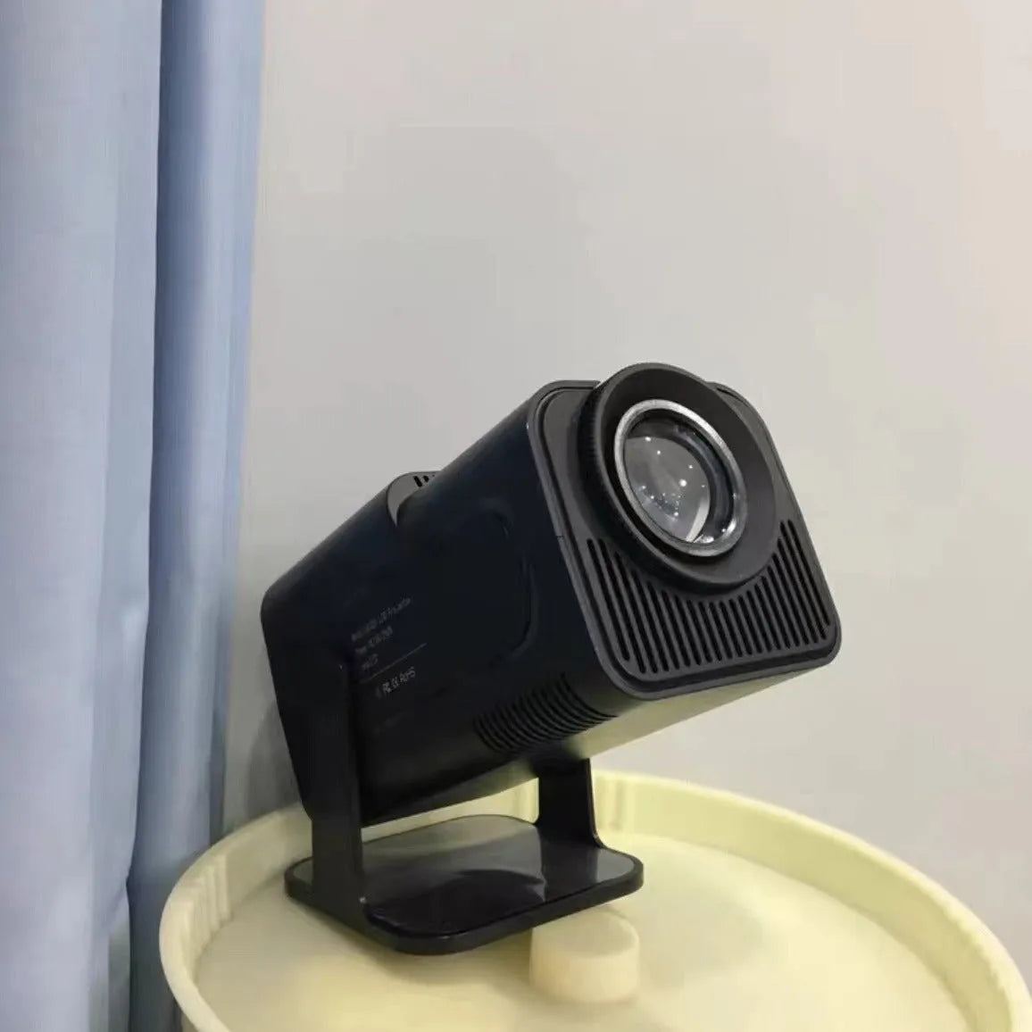 720p wireless home projector set for game machine connectivity with international standard certifications