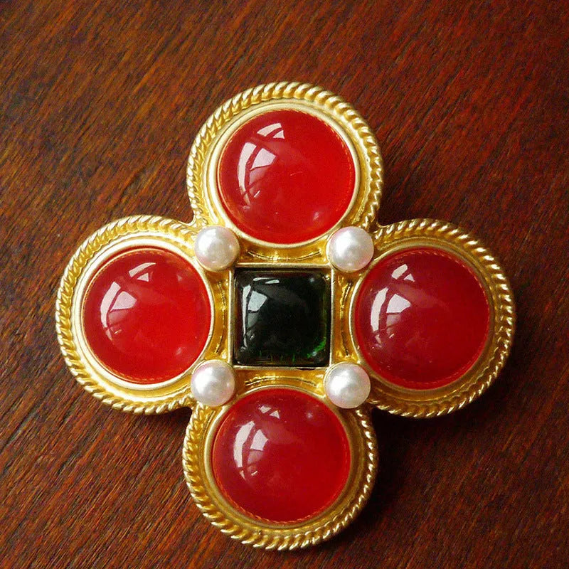 Zinc alloy baroque vintage brooch with diamond shape in retro antique style