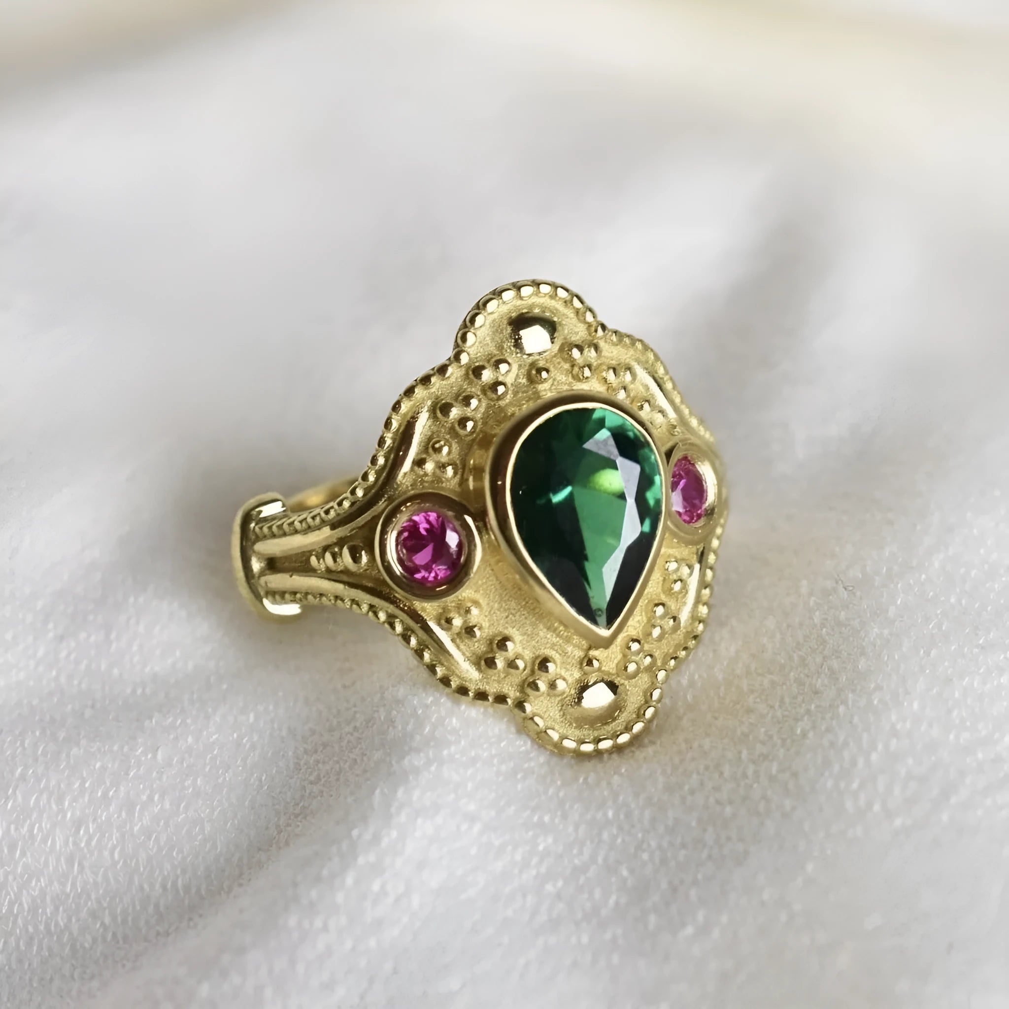 Women's gold-plated geometric ring with ins style design in golden lvzuan colour