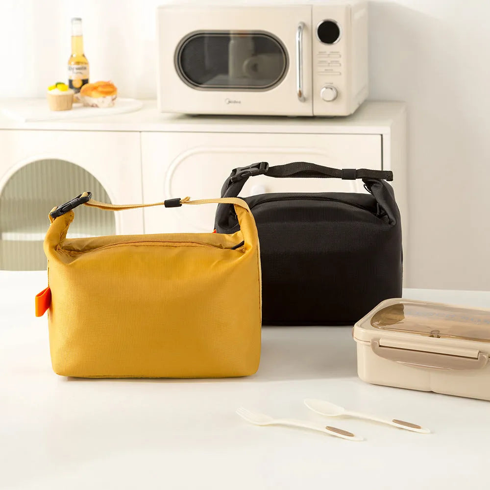 Japanese-style insulated lunch bag in waterproof Oxford cloth showing Army Green colour option