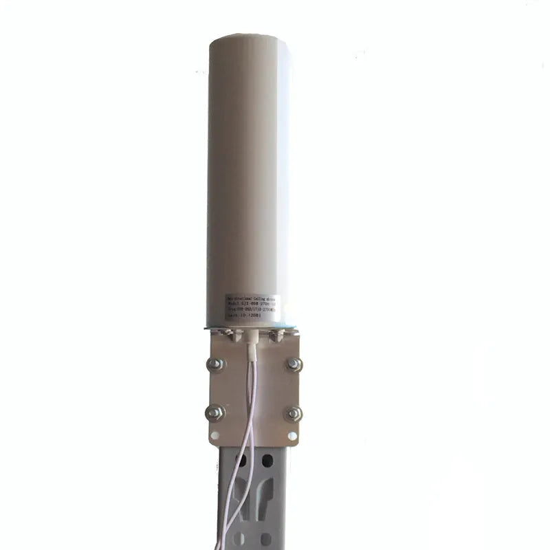 4G LTE router antenna with 12dBi gain for outdoor use, supports 698-960MHz and 1710-2700MHz bands