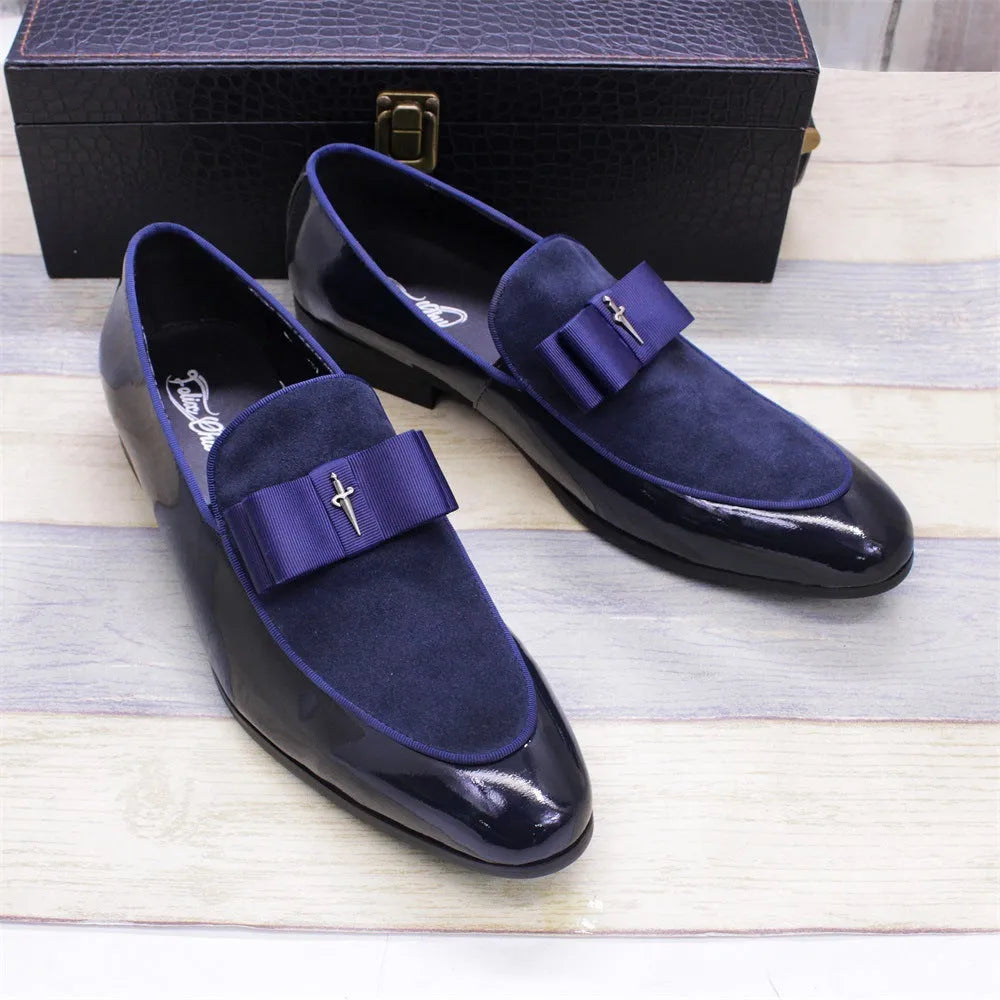 Men's low-top patent leather shoes with tassel detail in black colour