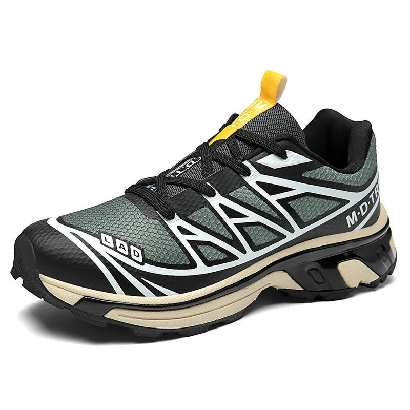 Low-top outdoor hiking shoes with lace-up closure and round toe in various colours