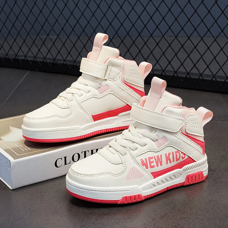 Children's outdoor sneakers with buckle fastening in neutral colours with rubber sole