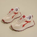 Women's low-top platform sports shoes in card black, with a flat rubber sole and front lace-up design.