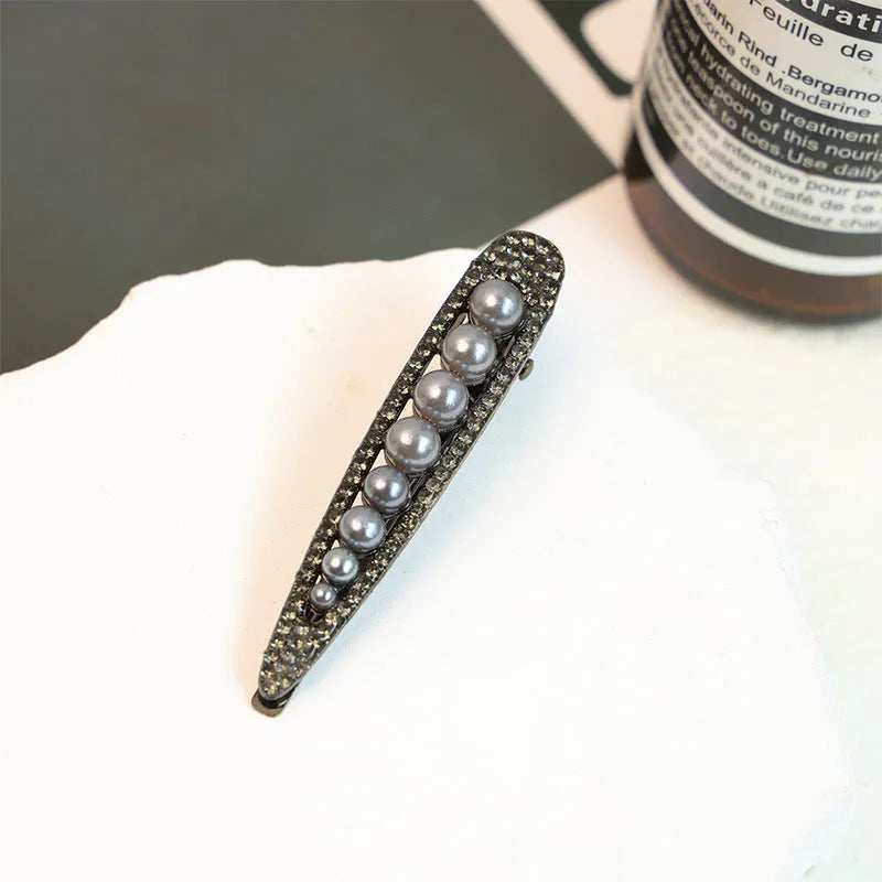 Pearl front duck barrette with alloy electroplated finish in black vintage pearl style
