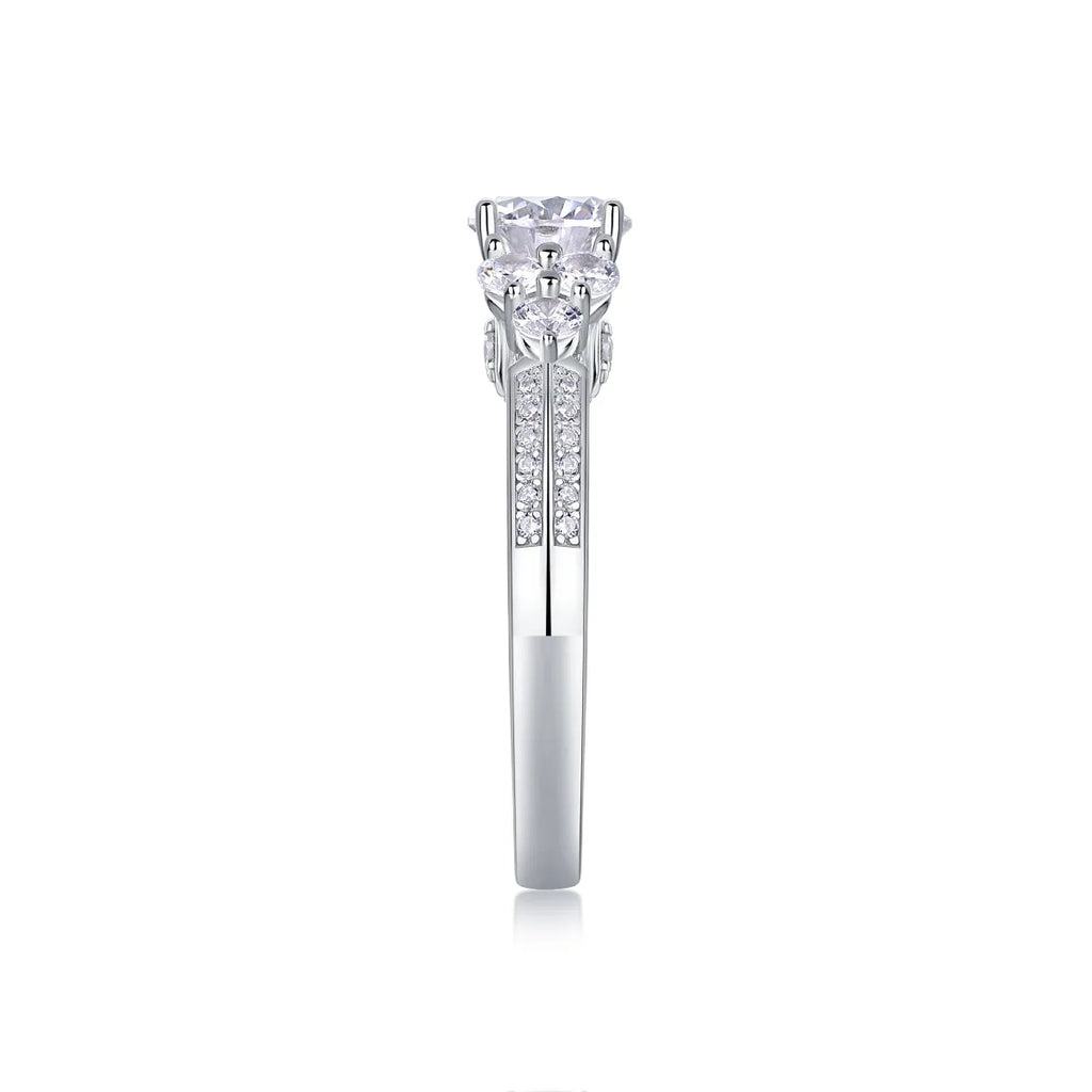 Coral Dream 1-carat moissanite wedding ring set in platinum-plated S925 silver on gift box