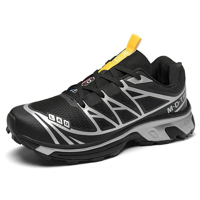 Low-top outdoor hiking shoes with lace-up closure and round toe in various colours