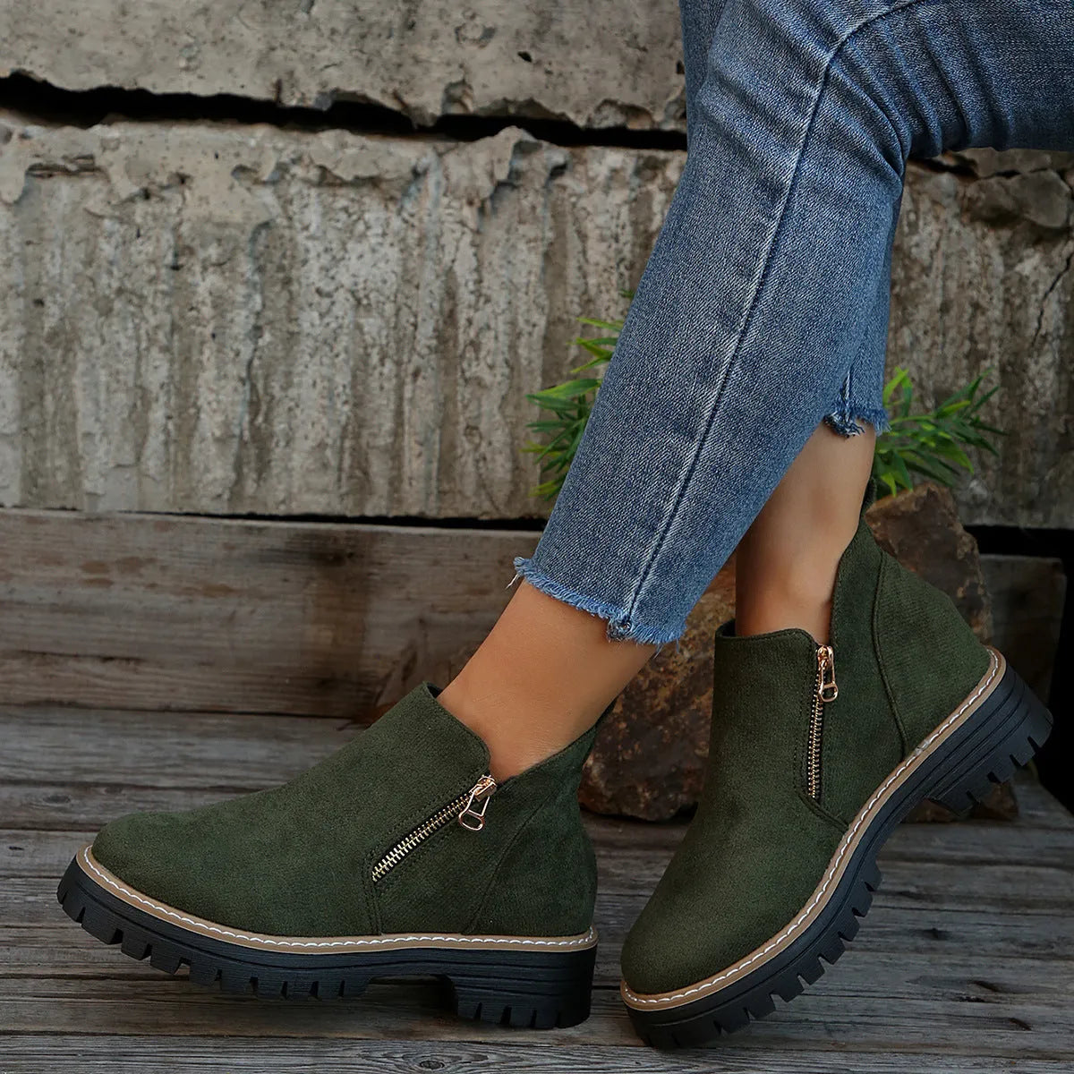 Women's side zipper chunky heel ankle boots in solid colour suede with low tube and round toe