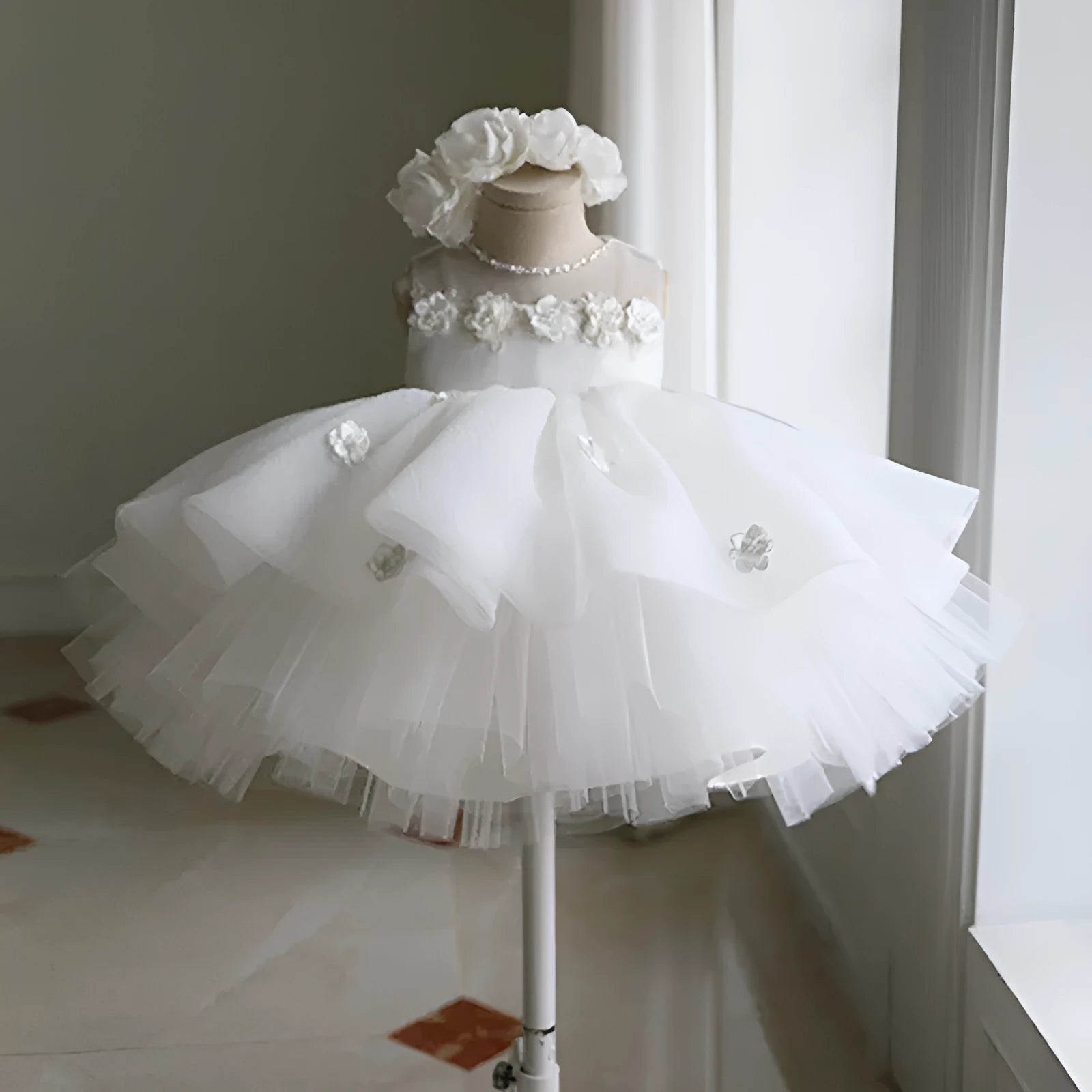White girls dress with sweet princess style and candy details, polyester and Vinylon lining, suitable height 80-150cm
