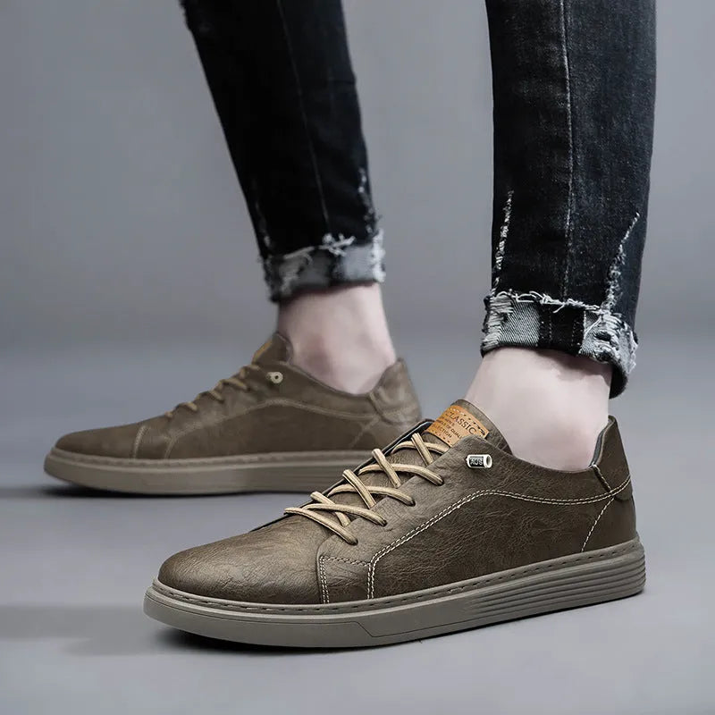 Two-layer cowhide low-top casual sneakers for men, solid colour, round toe, front lace-up, available in khaki black beige