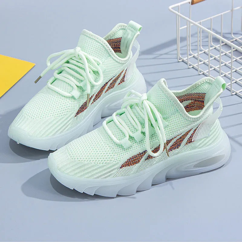Women's flat-heel sports casual shoes in cowhide with a round toe and plastic sole.