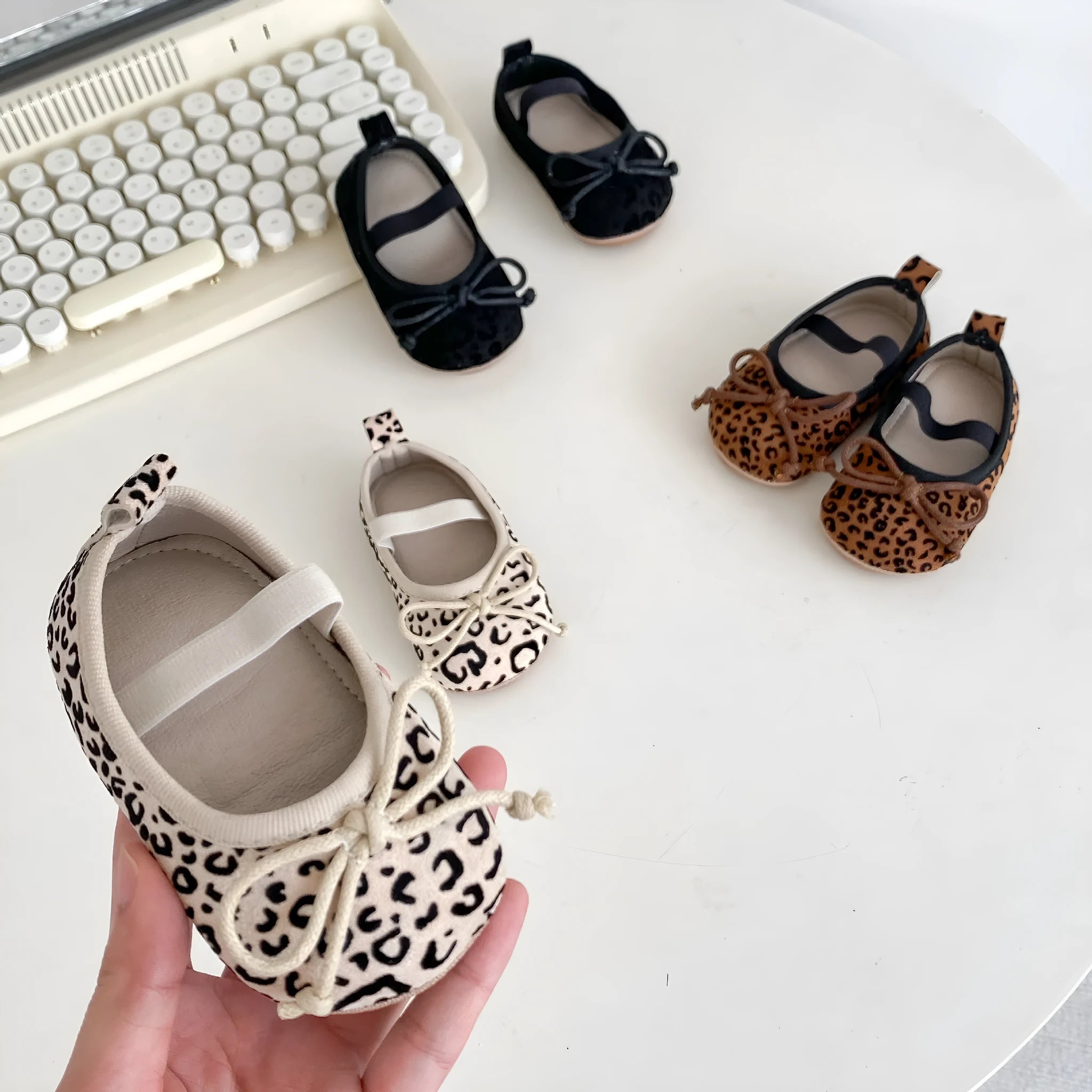 Infant baby girl soft bottom toddler shoes with Hu Die knot leopard print round toe rubber sole