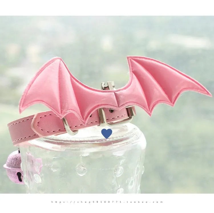 Little devil wings bell leather collar for pets in patent leather satin material with decorative wings