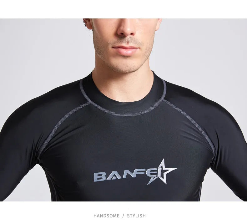 Men's half sleeve swimsuit wetsuit in nylon fabric for snorkelling and surfing activities